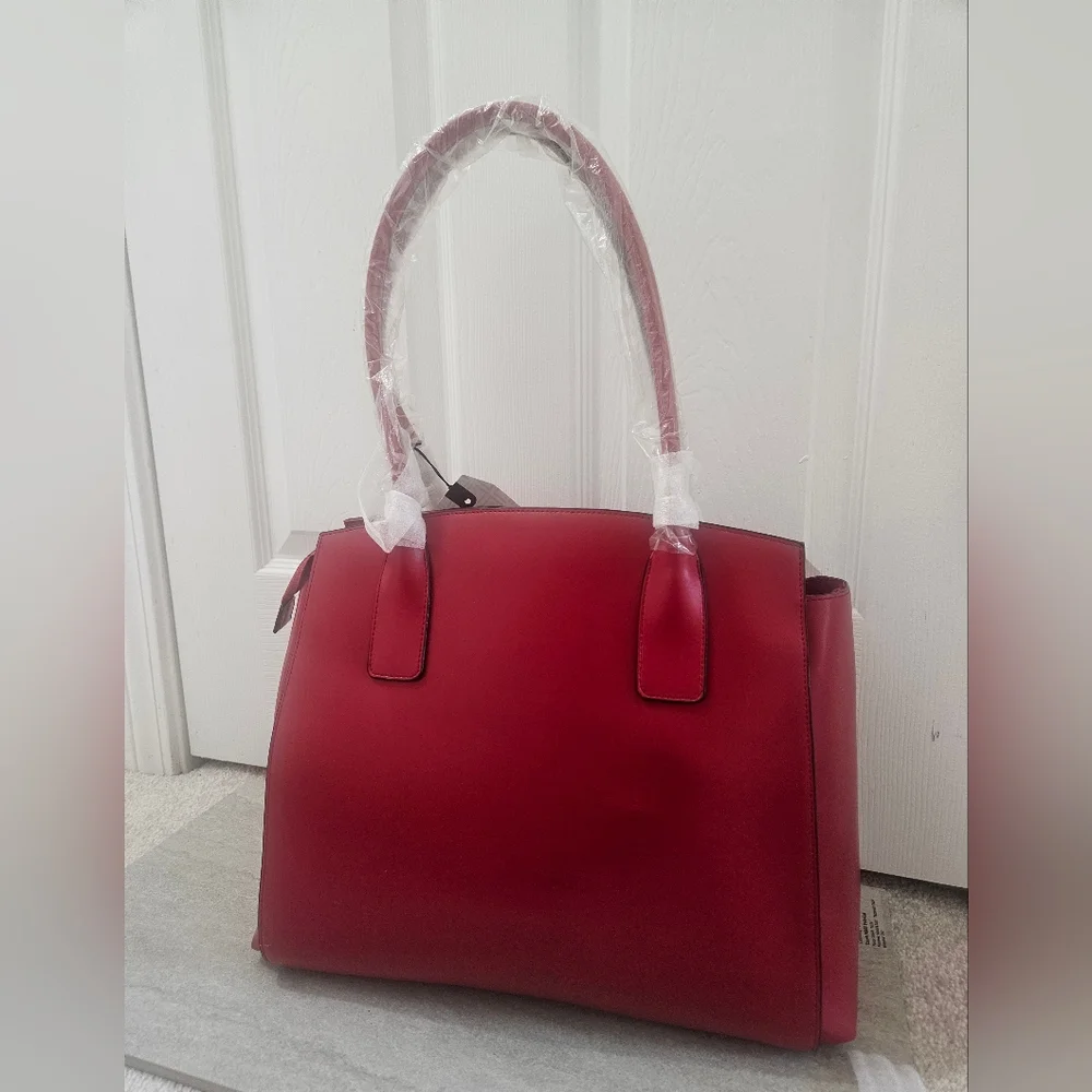 Lodis Red Leather.Audrey RFID Zola Tote